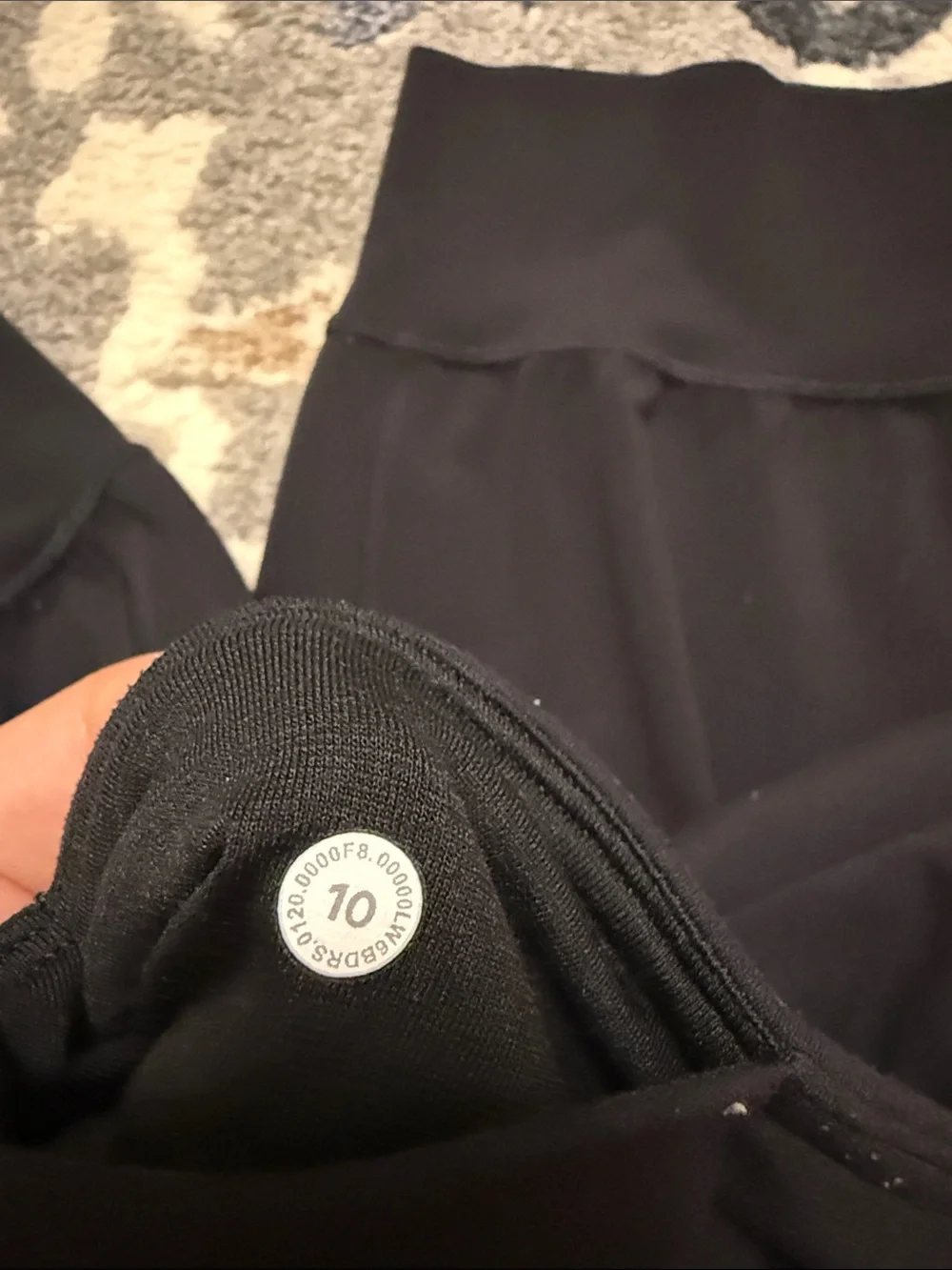 lululemon athletica Black joggers align Capri 23”inseam size 10 has pockets